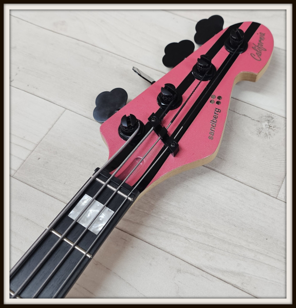Sandberg California II VM4, Custom Color Pink Metallic Highgloss+Black Stripes